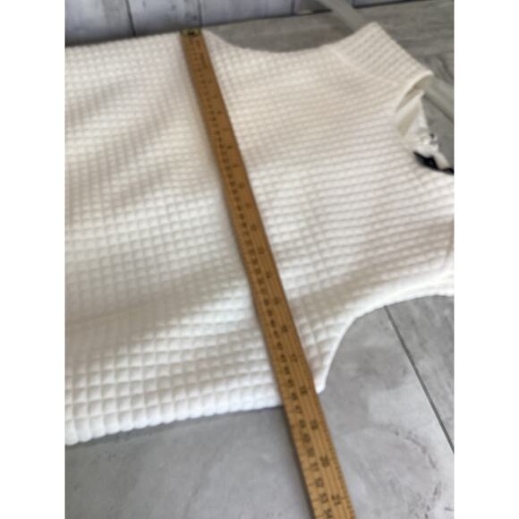 Will Smith Sleeveless Swiss dot seersucker textured fit & flare pullover - Picture 2 of 5